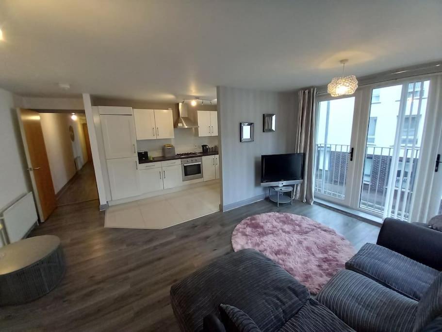 Modern 2-Bedroom City Apartment With Free Parking Belfast Exterior foto