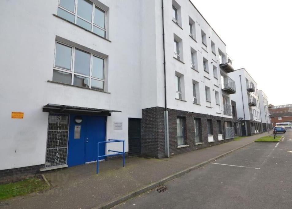 Modern 2-Bedroom City Apartment With Free Parking Belfast Exterior foto