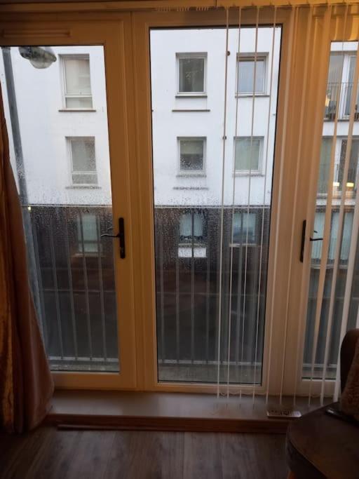 Modern 2-Bedroom City Apartment With Free Parking Belfast Exterior foto